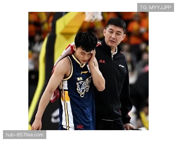 徐杰复出关键抛投锁定胜局 广东后卫线再添稳定选择