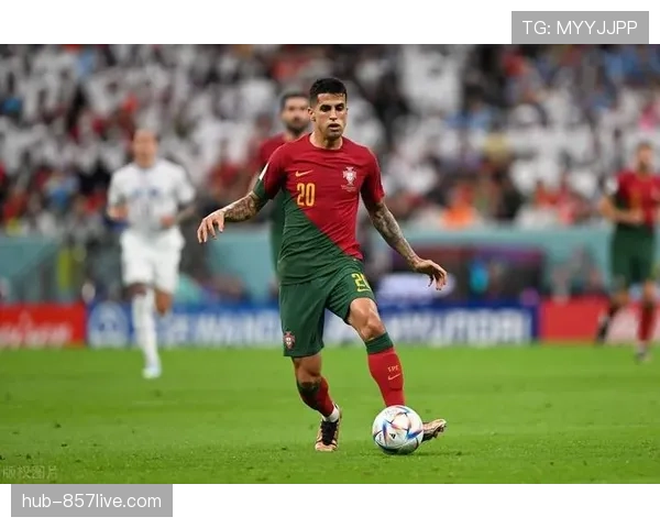 坎塞洛传中精准度极高 两次击中门框展现边路威胁 坎塞洛传中精准度极高 两次击中门框展现边路威胁